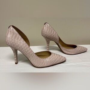 Michael Kors Light Pink Croc Embossed Pumps, Excellent condition, Size 7-1/2